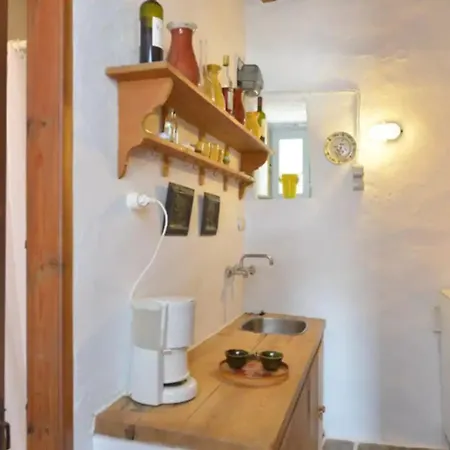 200 Year Old Idyllic Stone House בית נופש אפולוניה