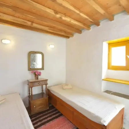 200 Year Old Idyllic Stone House בית נופש אפולוניה