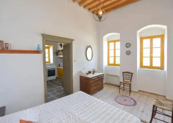 200 Year Old Idyllic Stone House Apollonia