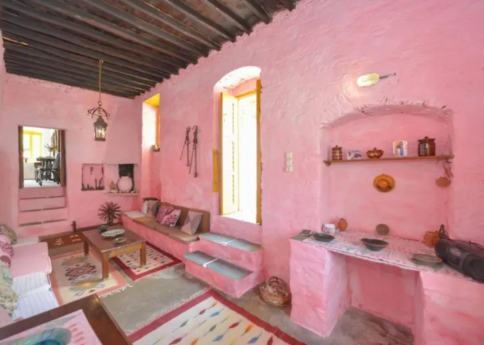 200 Year Old Idyllic Stone House Semesterbostad *