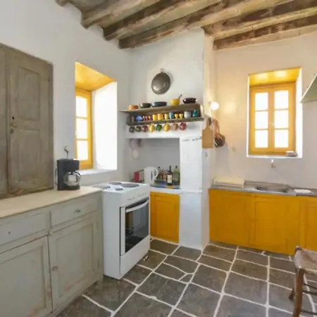 200 Year Old Idyllic Stone House * אפולוניה