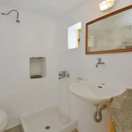 200 Year Old Idyllic Stone House Apollonia